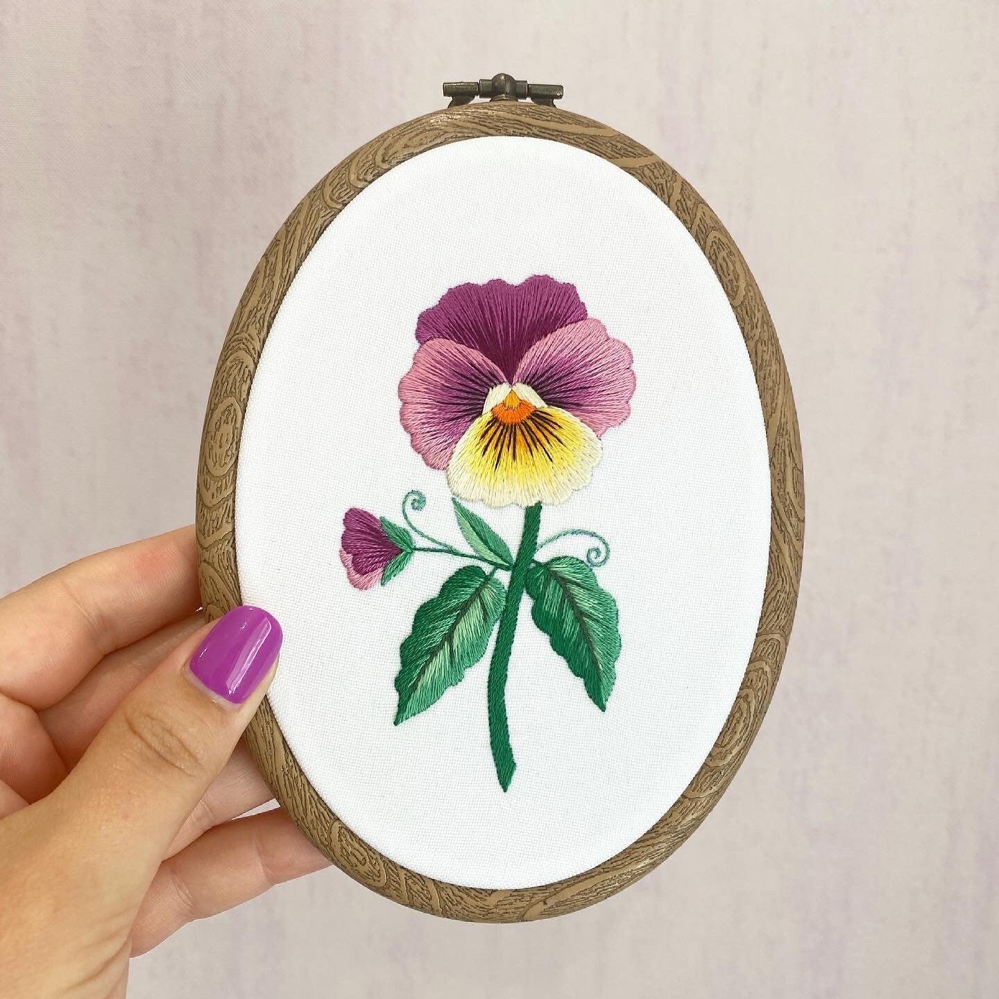 Pansy Miniature - Hand Embroidery Pattern