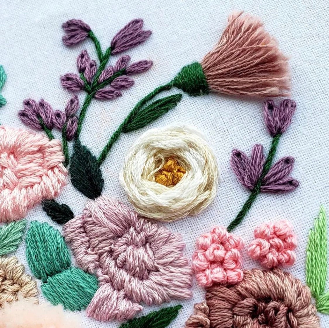 Cream Roses Wedding Bouquet Hand Embroidery Pattern