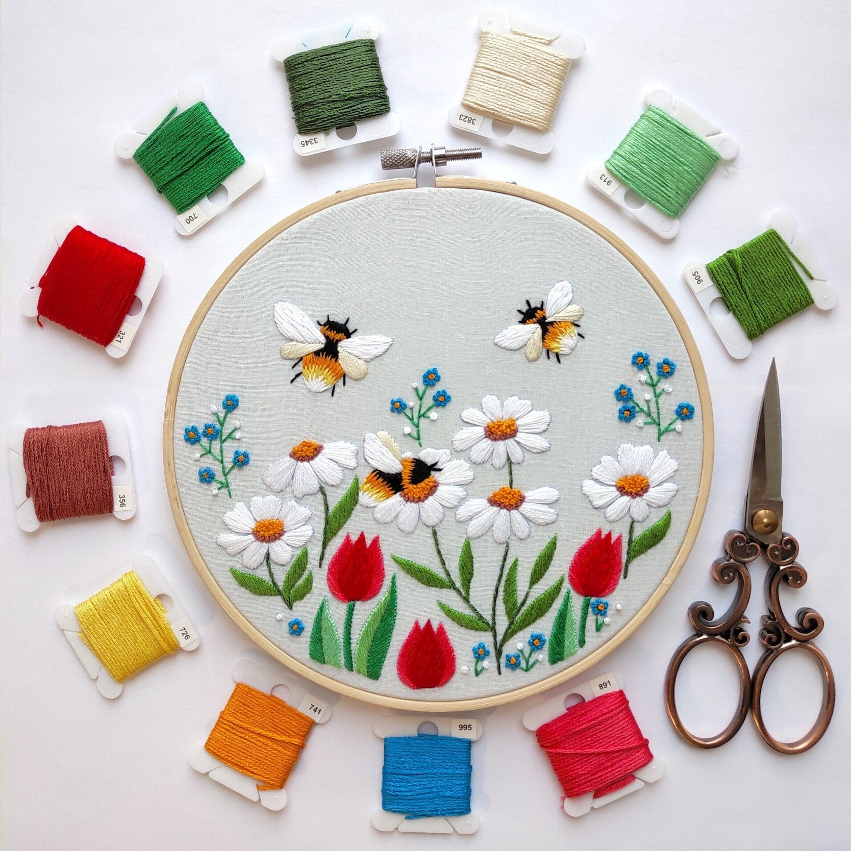 Bizzy Bee Patterns Busy Bees and White Daisies - Hand Embroidery Pattern – Embroidery Art ...